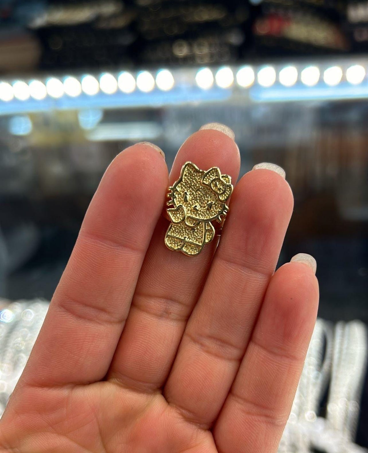 18k Hello Kitty Full Body Ring